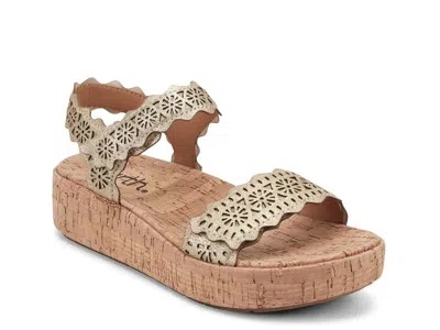 Earth Slata Wedge Sandal In Gold