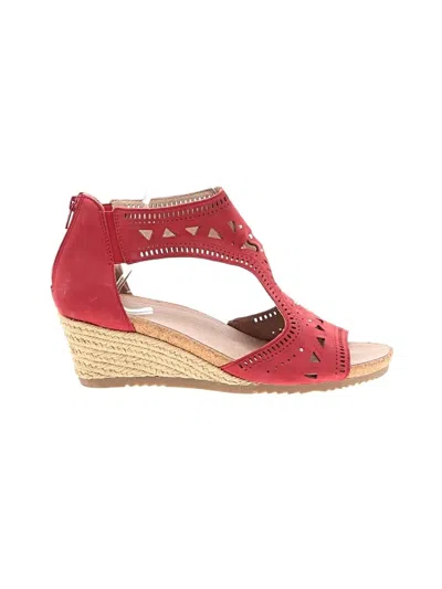Pre-owned Earth Wedges In Red