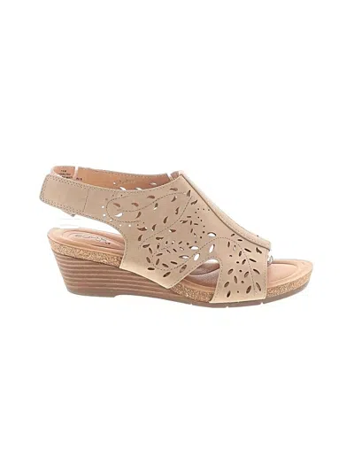 Pre-owned Earth Wedges In Tan