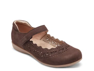 Earth Wide Width Brady Mary Jane In Brown