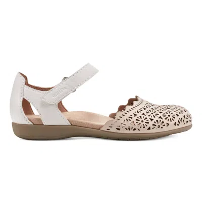 Earth Women's Bronnie In Cream M In White
