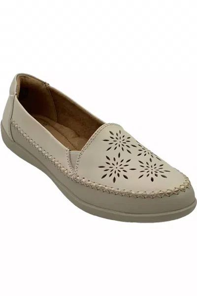 Earth Women's Freya Shoes In Sand White In Multi