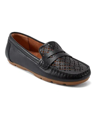 EARTH WOMEN'S REMI CUTOUT SLIP-ON PENNY LOAFERS