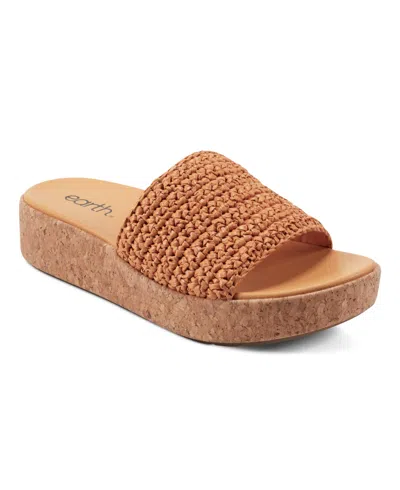 EARTH WOMEN'S SACHAN WOVEN BAND SLIP-ON PLATFORM SANDALS