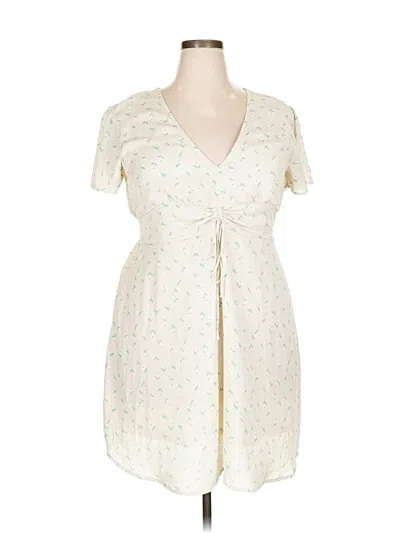 Pre-owned Earthbound Trading Co. Casual Dress In White