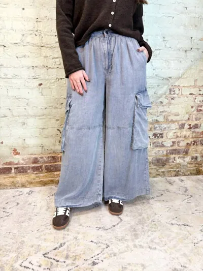 Easel Chambray Cargo Pants In Light Denim In Blue