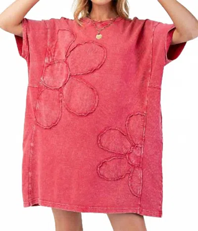 Easel Daisy Patch Mineral Wash Knit Dress In Red In Pink