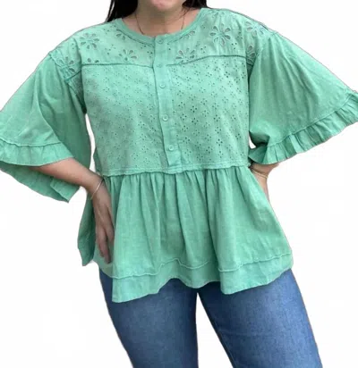 Easel Eyelet Mix Top In Green