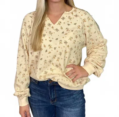 Easel Floral Thermal Top In Oatmeal In White