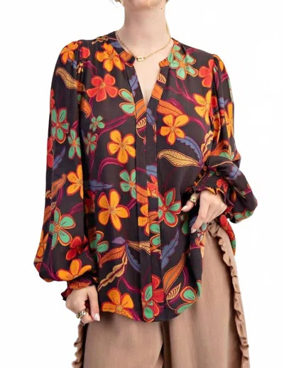 Easel Flower Child Top In Floral Print In Black