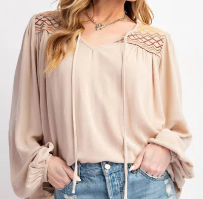 Easel Hazel Top In Beige