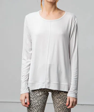 Easel Long Sleeve Boxy Knit Top - Plus In Silver In White