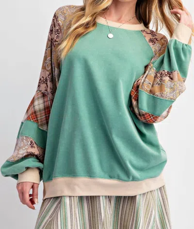 Easel Print Mix Mineral Washed Top In Green