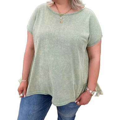 Easel Ruffle Bottom Top In Green