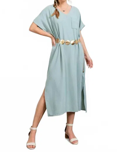 Easel Short Sleeve Crinkled Maxi Dress - Plus In Aloe Vera In Blue