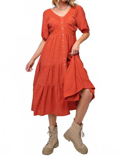 Easel Short Sleeve Tiered Linen Dress In Brick In Red