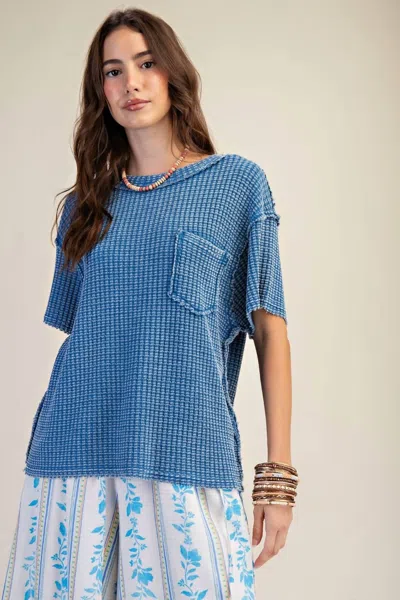 Easel Short Sleeve Waffle Knit Top In Blue Washed