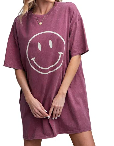 Easel Smiley Face Shift Dress In Maroon In Multi