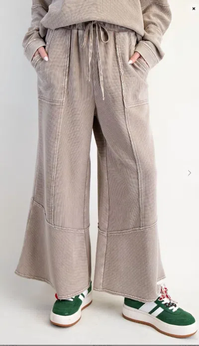 Easel Textured Thermal Washed Pants In Light Mocha In Gray