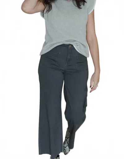 Easel Time To Start Again Twill Stretch Pants In Dark Grey In Gray