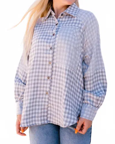 Easel Tristen Checkered Mix Button Down Top In Light Grey In Blue