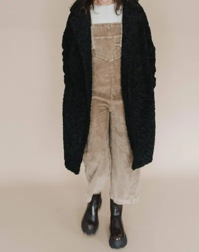 Easel Turning Heads Teddy Coat In Black