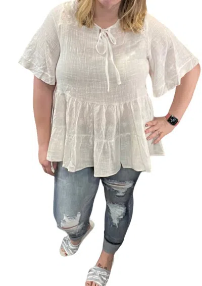 Easel Vintage Wing Sleeve Top In White
