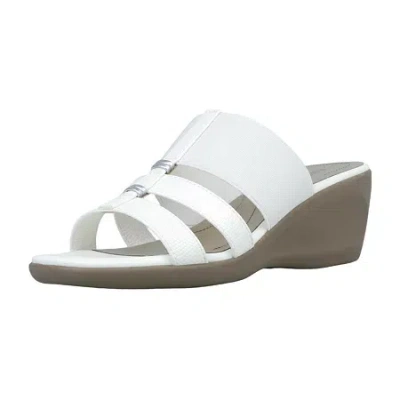 East Fifth East 5th Womens Endi Wedge Sandals In White
