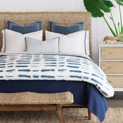 Eastern Accents High Tide Shibori Duvet Cover In Blue,white