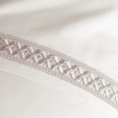 Eastern Accents Juliet 300 Thread Count Egyptian-quality Cotton Sateen Pillowcase In Ivory,fawn