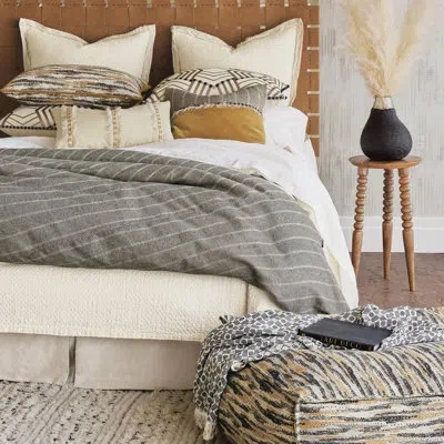Eastern Accents Kimahri Tribal Motif Comforter In Adobo Charcoal