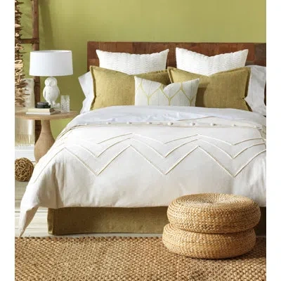 Eastern Accents Sandler Single Reversible Comforter In Filly White