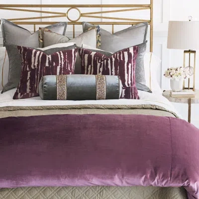 Eastern Accents Valentina Tacked Single Reversible Comforter In Mulberry
