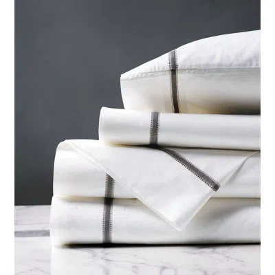 Eastern Accents Willow 200 Thread Count Egyptian Quality Cotton Percale Sheet Set In White;dove