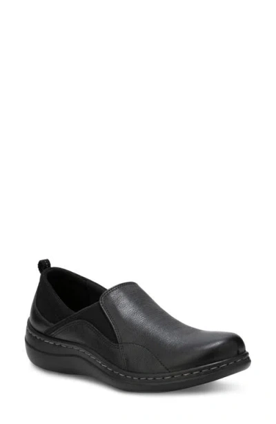 Eastland Wren Clog In Black