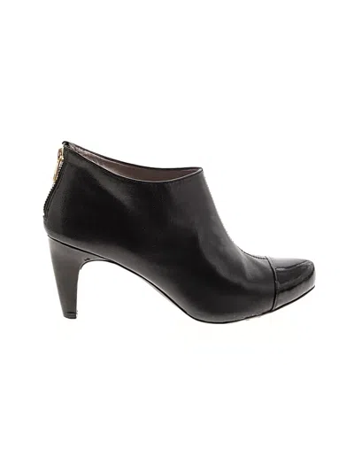 Pre-owned Easy Spirit Ankle Boots In Black