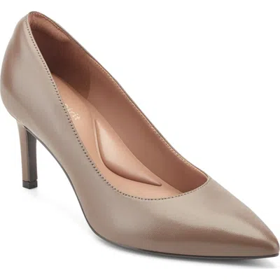 Easy Spirit Cristel Pump In Brown