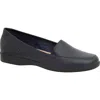 Easy Spirit Devitt Flat In Black