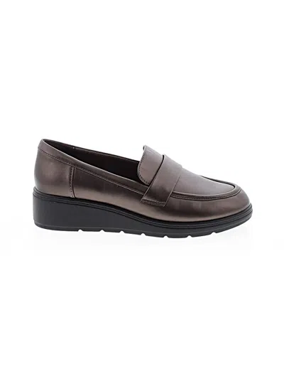 Pre-owned Easy Spirit Flats In Brown