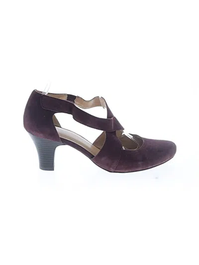 Pre-owned Easy Spirit Heels In Burgundy