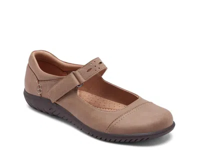 Easy Spirit Jessamy Bootie In Brown