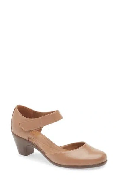 Easy Spirit Seacasity Pump In Medium Brown