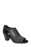 Easy Street Amira Laser Cut Pump In Black