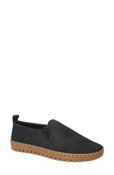Easy Street Astoria Sneaker In Black