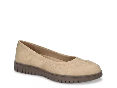 Easy Street Cosma Flat In Neutral
