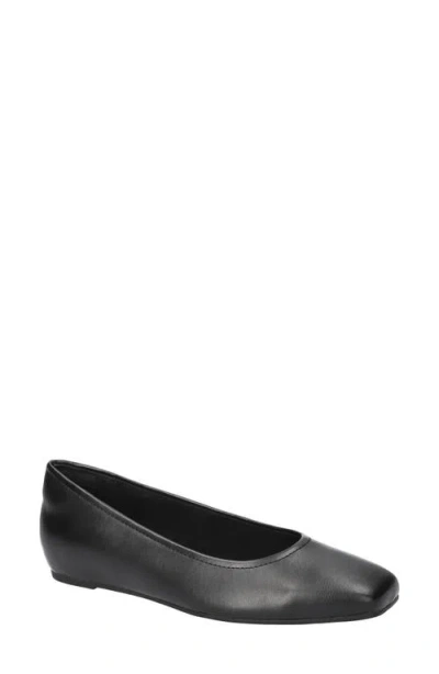 Easy Street Crescent Faux Leather Skimmer Flat In Black