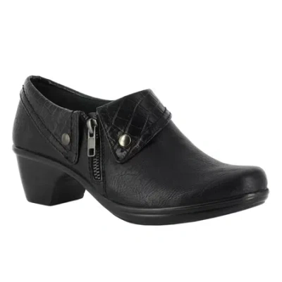 Easy Street Darcy Womens Round Slip-on Shoe In Black