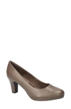 Easy Street Equinox Pump In Brown