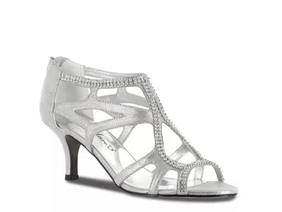 Easy Street Flattery Sandal In Silver