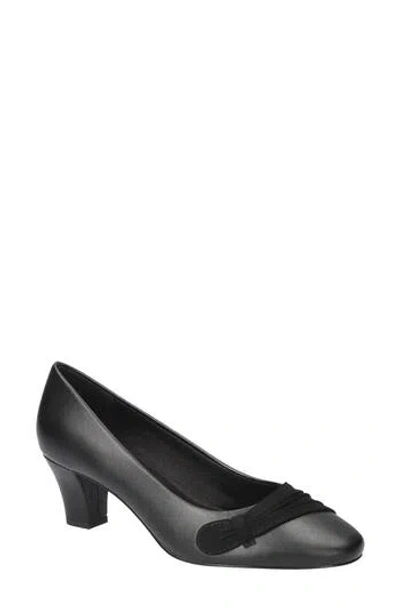 Easy Street Ginnifer Pump In Black